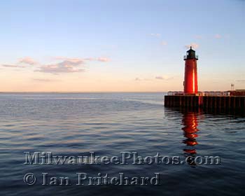Photograph of Milwaukee Lighthouse from www.MilwaukeePhotos.com (C) Ian Pritchard